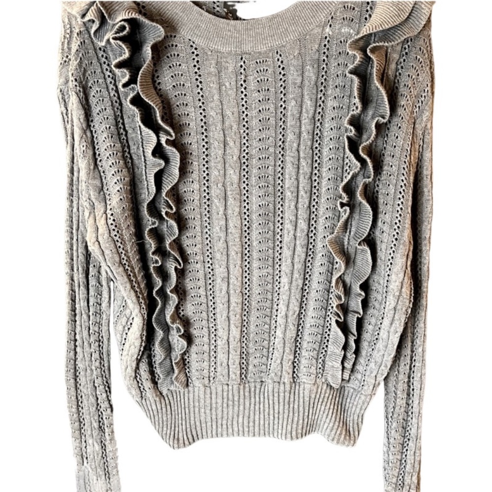 Fitted Lightweight Ruffled Spring Sweater - Picture 2 of 5